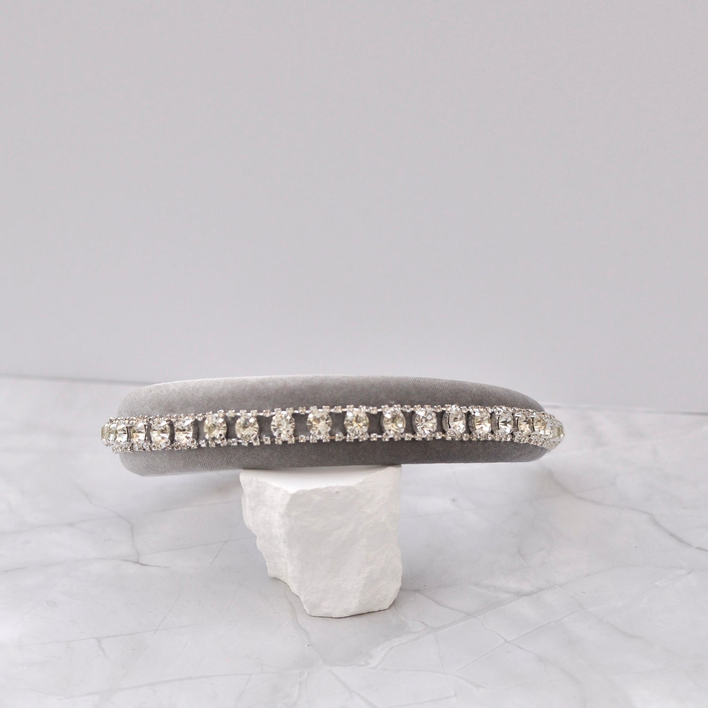 Diadema Velvet Crystal Chain