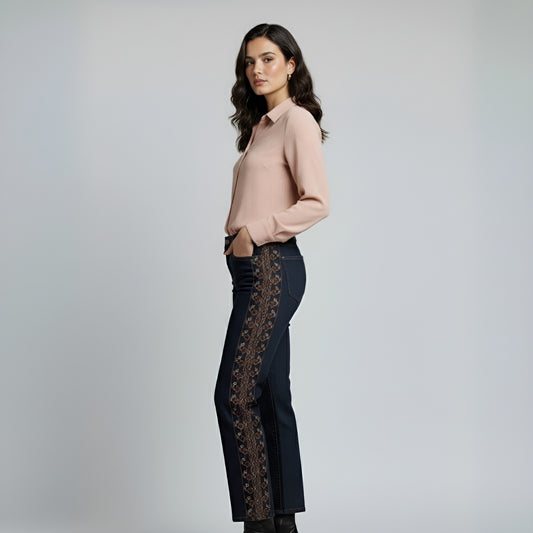 BlueJean Oscuro Franja Café - Bota Ancha Bordada | Ana Lince