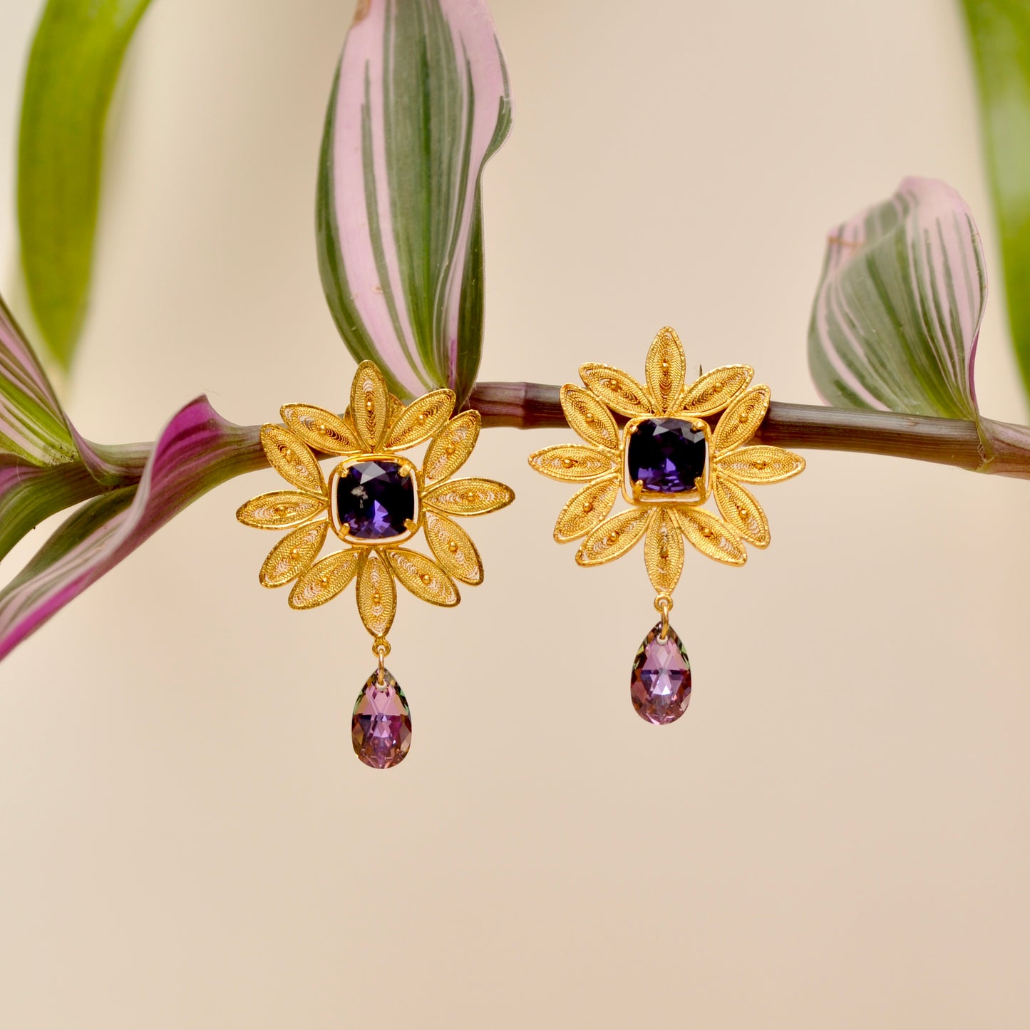 Aretes filigrana Wine Anemone