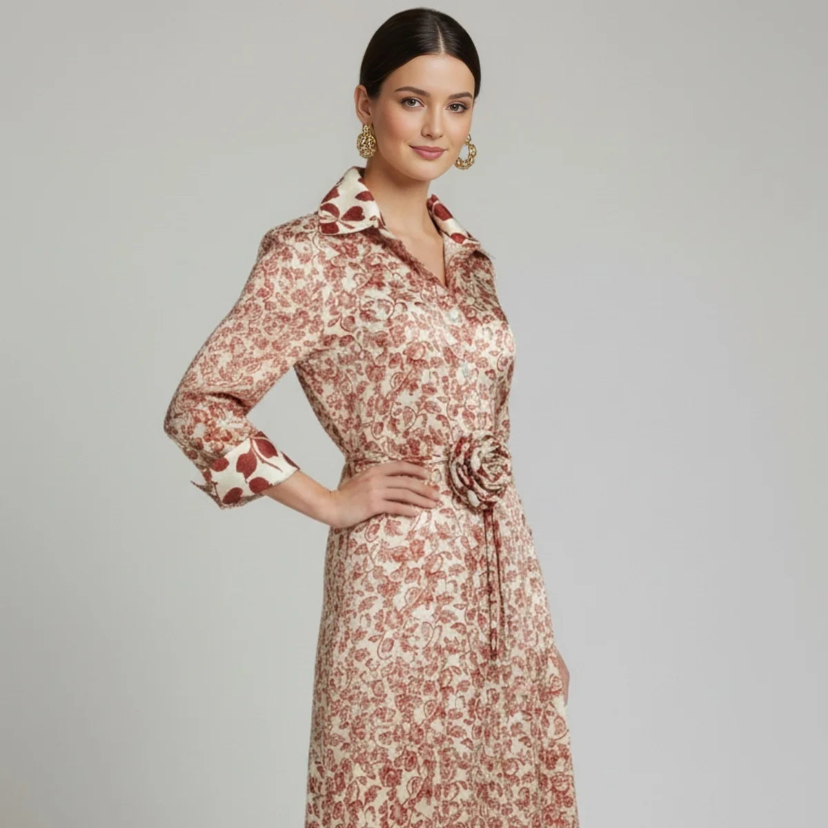Vestido de seda beige con estampado floral y cinturón - Ana Lince