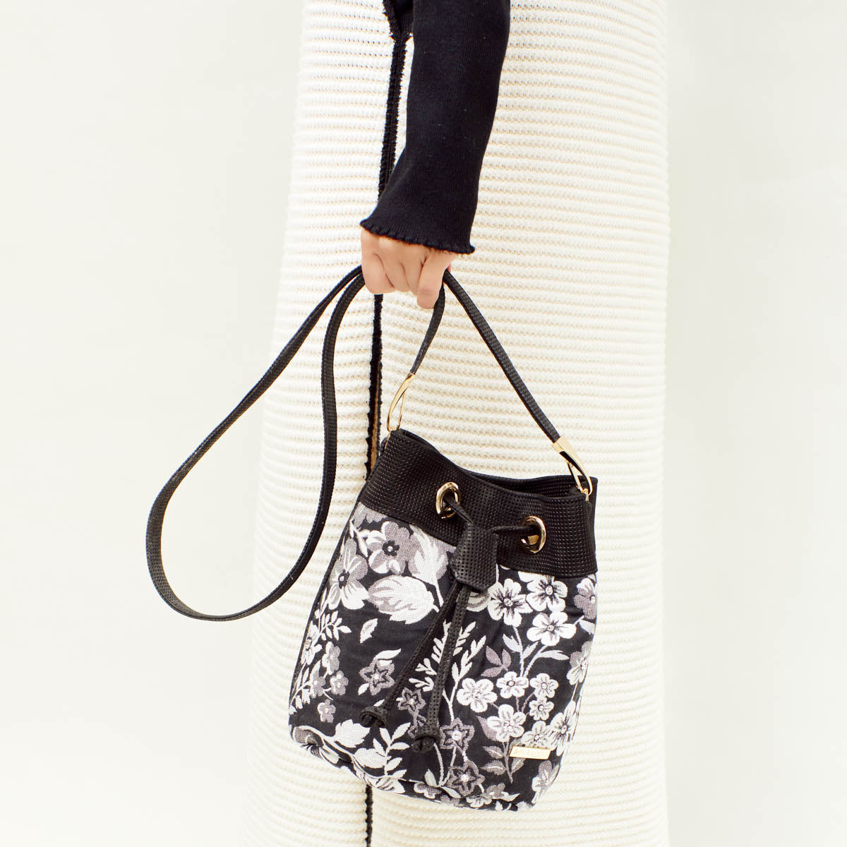 Bolso Milano Bucket - Ana Lince Accesorios - Accesorios para Mujer - Atemporales & Sostenibles